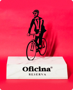 Troféu personalizado produzido para a Reserva Oficina